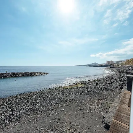 Junto Al Mar *