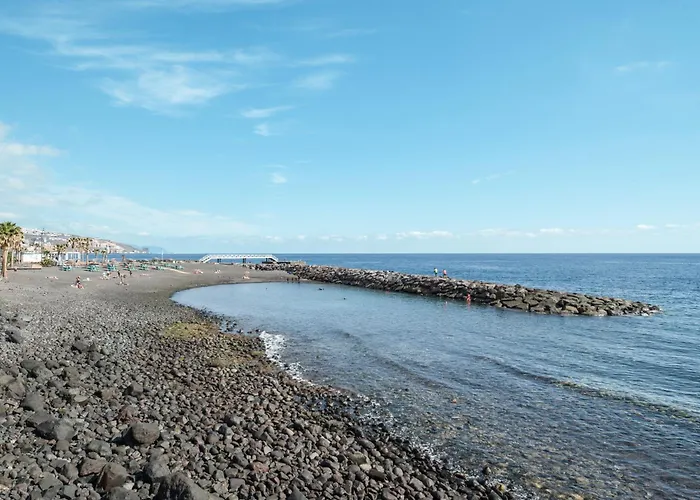 Junto Al Mar *